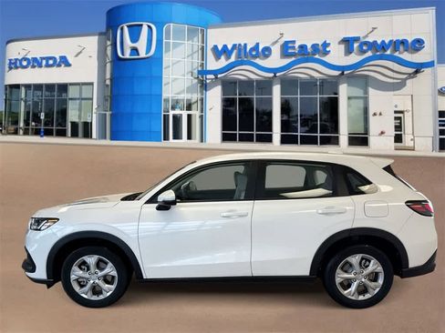 Certified 2025 Honda HR-V LX image 5