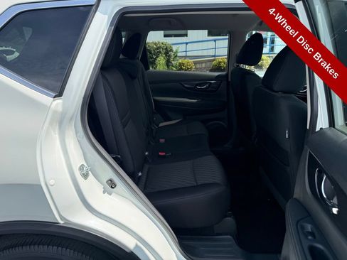 Used 2017 Nissan Rogue SV FWD image 34
