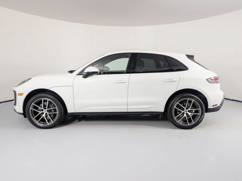 Certified 2026 Porsche Macan AWD/4WD image 2