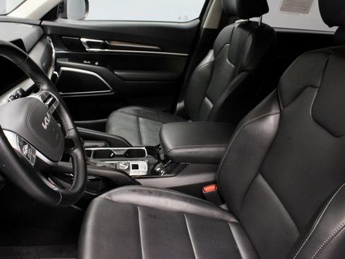 Used 2025 Kia Telluride LX FWD image 25