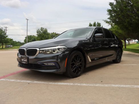 Used 2018 BMW 530i xDrive AWD/4WD image 3
