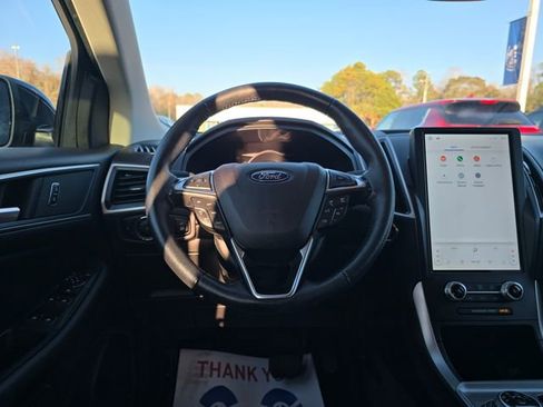 Used 2024 Ford Edge SEL w/ Convenience Package image 13