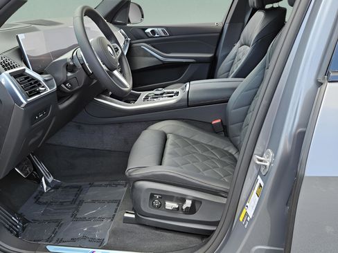 New 2026 BMW X5 xDrive50e w/ Executive Package image 8