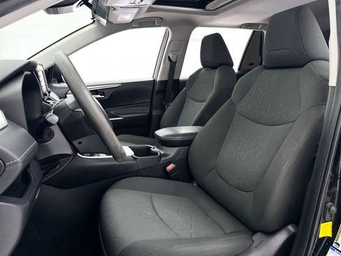 Used 2022 Toyota RAV4 XLE AWD/4WD image 20