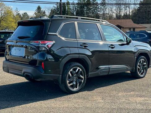 Certified 2025 Subaru Forester Premium AWD/4WD image 3