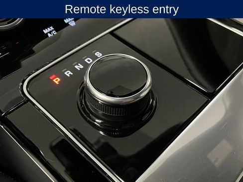 Used 2018 Land Rover Range Rover Velar R-Dynamic HSE image 11