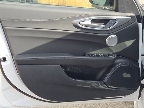 New 2025 Alfa Romeo Giulia AWD image 19