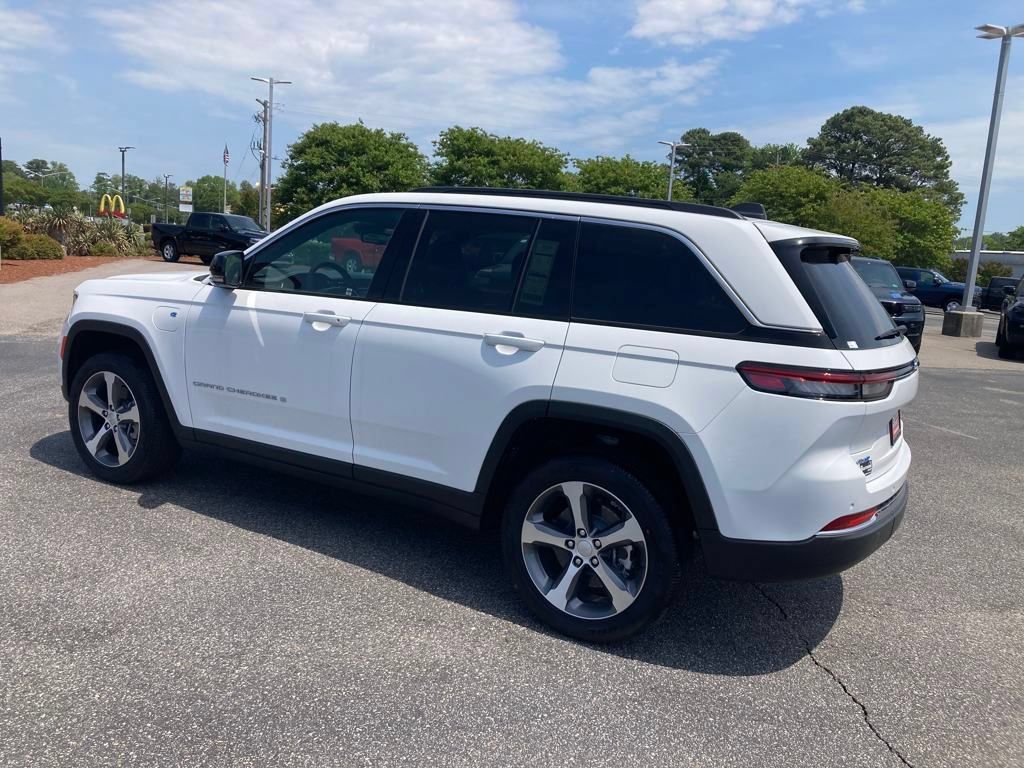 New 2024 Jeep Grand Cherokee Limited 4xe w/ Luxury Tech Group II AWD/4WD image 3