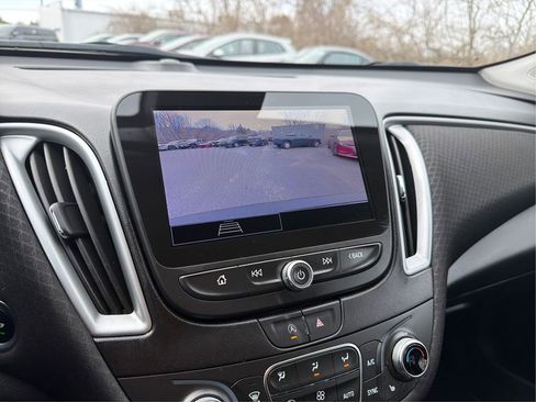 Used 2024 Chevrolet Malibu LT image 16