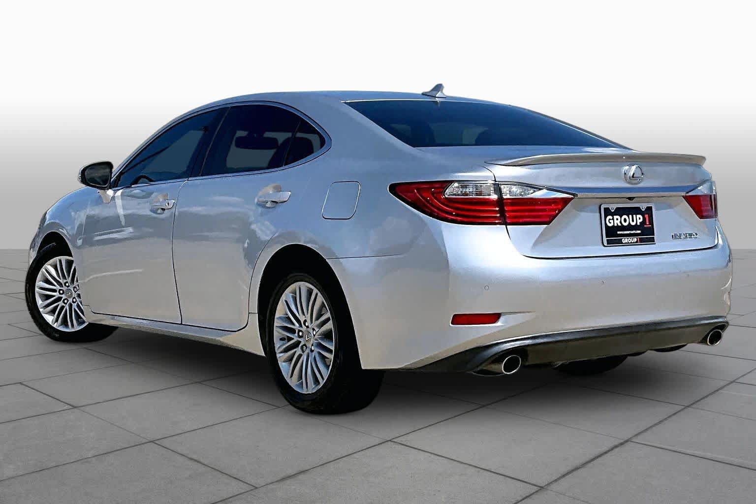 Used 2014 Lexus ES 350 w/ Luxury Package FWD image 12