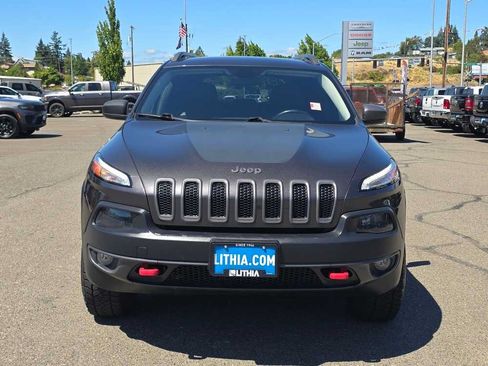 Used 2015 Jeep Cherokee Trailhawk AWD/4WD image 8