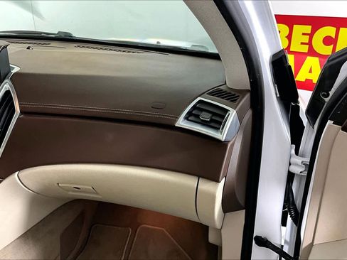 Used 2011 Cadillac SRX Premium image 16