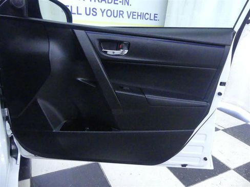Used 2018 Toyota Corolla SE image 23