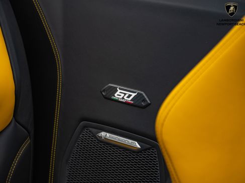 Used 2023 Lamborghini Huracan EVO image 24