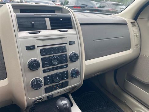 Used 2009 Ford Escape XLT FWD image 11