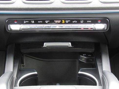 Used 2022 Mercedes-Benz GLE 350 4MATIC image 32