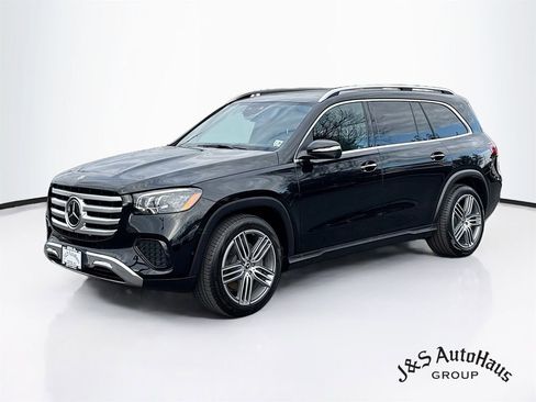 Used 2024 Mercedes-Benz GLS 450 4MATIC image 3