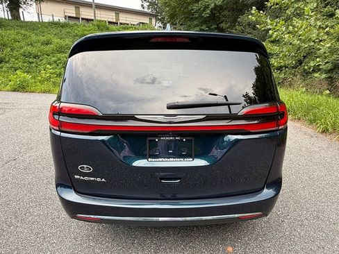 Used 2022 Chrysler Pacifica Touring-L FWD image 7