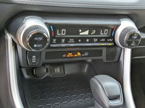 Used 2025 Toyota RAV4 XLE image 23