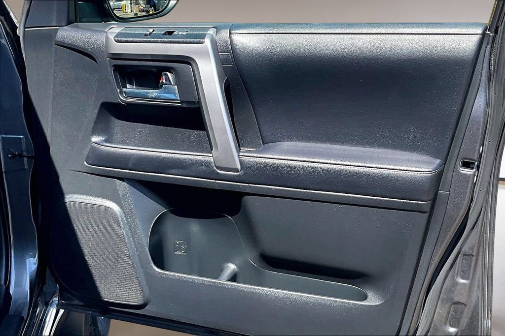 Used 2023 Toyota 4Runner Limited AWD/4WD image 28
