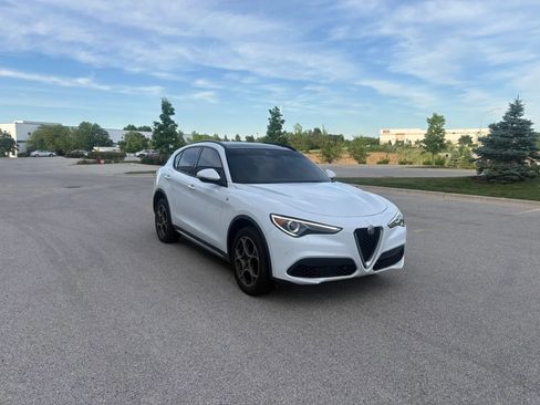 Used 2022 Alfa Romeo Stelvio Ti w/ Active Assist Plus Package AWD/4WD image 3