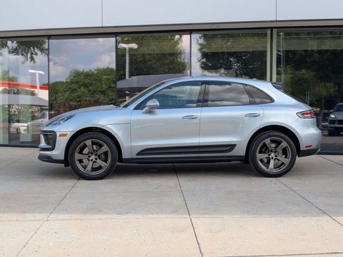 Certified 2026 Porsche Macan AWD/4WD image 2