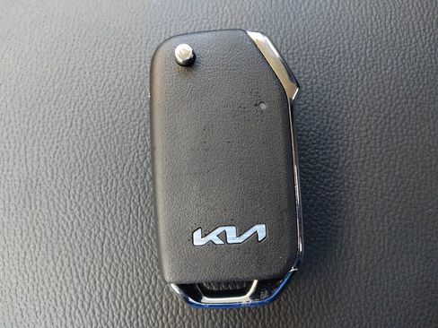 Used 2025 Kia Soul LX w/ LX Technology Package image 32