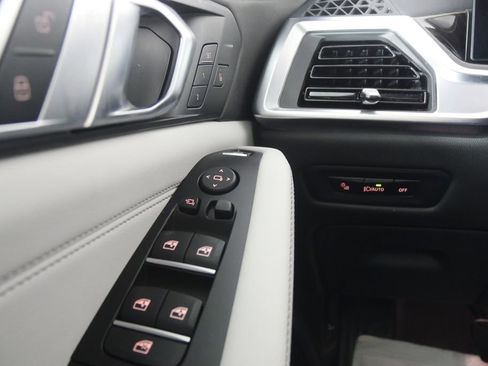 Certified 2025 BMW X5 xDrive40i image 21