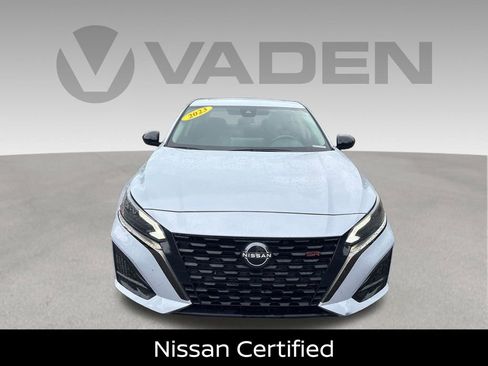 Certified 2023 Nissan Altima 2.5 SR w/ SR Premium Package FWD image 2