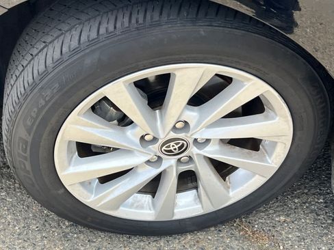 Used 2021 Toyota Camry LE w/ Convenience Package FWD image 10