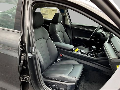 New 2026 Kia K5 EX FWD image 18