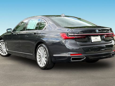 Used 2021 BMW 740i xDrive w/ Luxury Rear Seating Package AWD/4WD image 4