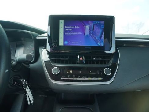 Used 2025 Toyota Corolla LE image 28