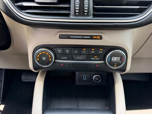 Used 2020 Ford Escape SE FWD image 15