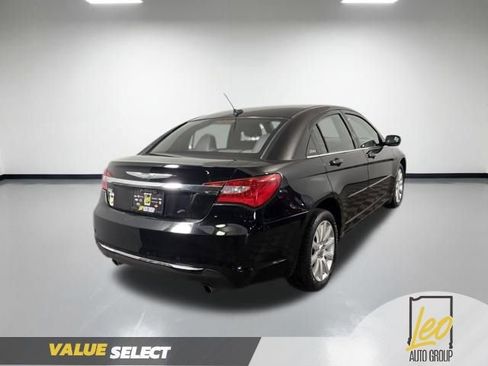 Used 2014 Chrysler 200 Touring FWD image 5