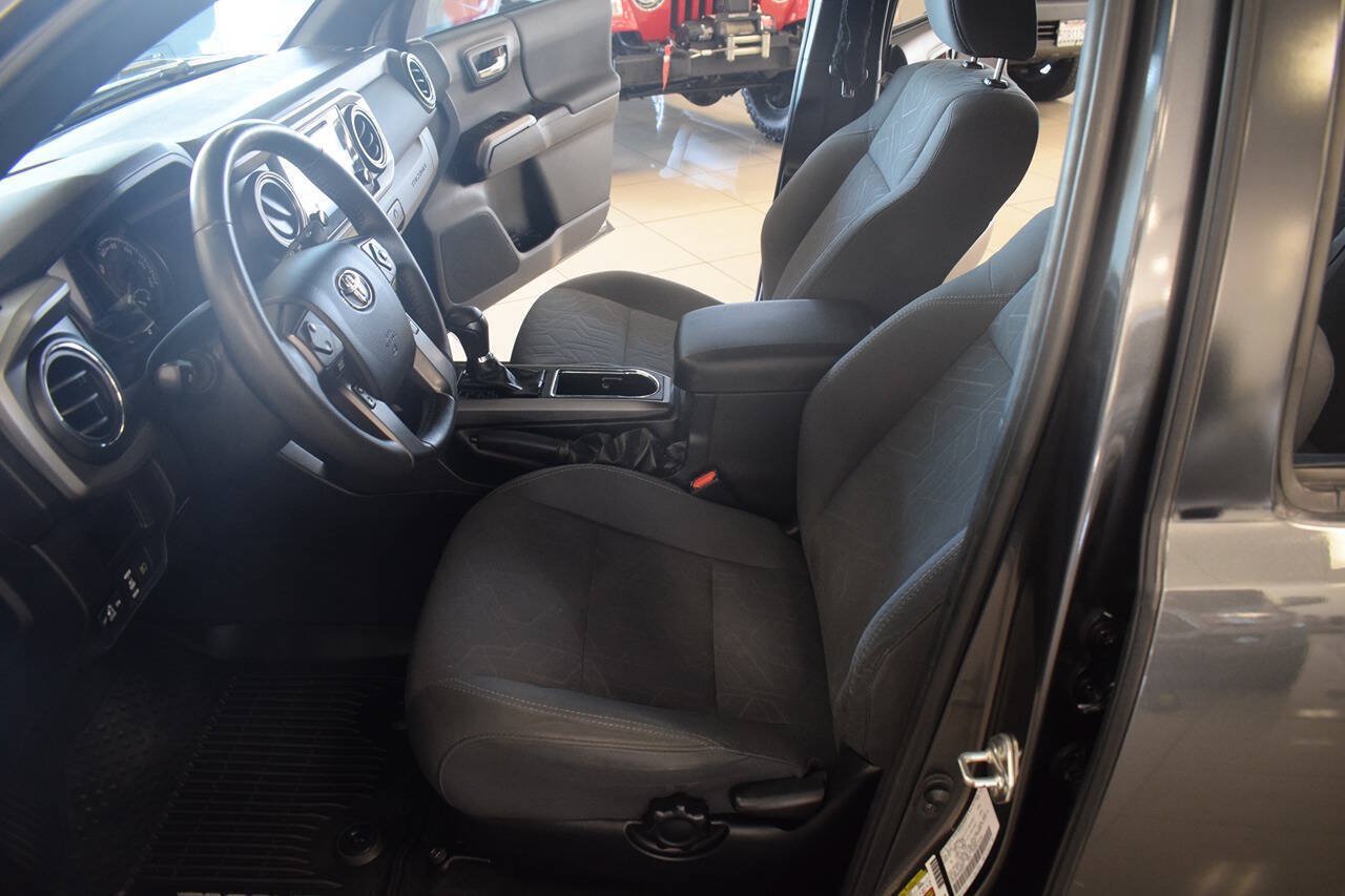 Used 2019 Toyota Tacoma TRD Sport w/ Technology Package AWD/4WD image 44