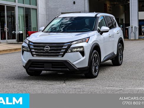 Used 2024 Nissan Rogue SV FWD image 3