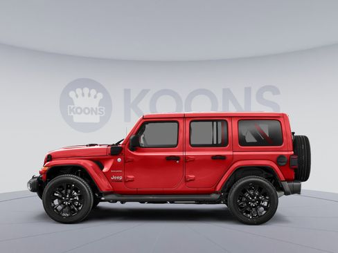 Used 2022 Jeep Wrangler Unlimited Sahara w/ Cold Weather Group image 4