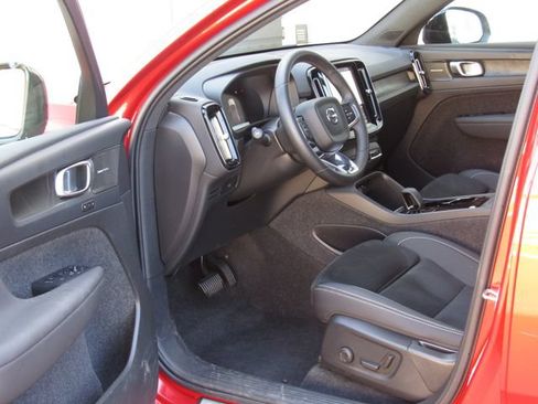Used 2023 Volvo C40 P8 Recharge Ultimate w/ Protection Package Premier AWD/4WD image 9