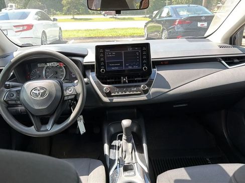 Used 2020 Toyota Corolla LE FWD image 8
