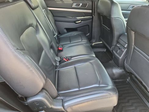 Used 2019 Ford Explorer XLT w/ Equipment Group 202A AWD/4WD image 20