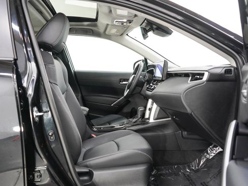 Used 2025 Toyota Corolla Cross XLE w/ Convenience Package AWD/4WD image 11