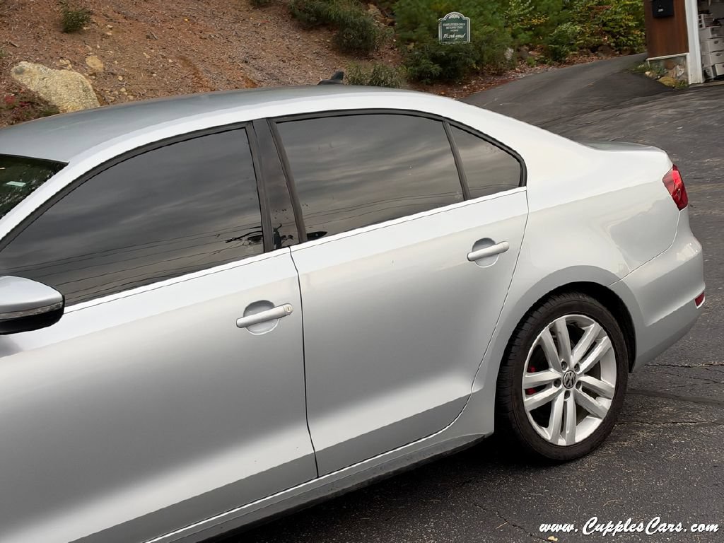 Used 2014 Volkswagen Jetta GLI FWD image 26