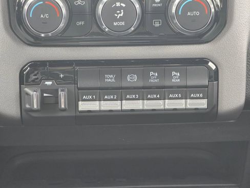 Used 2023 RAM 2500 Big Horn w/ Level 1 Equipment Group AWD/4WD image 18