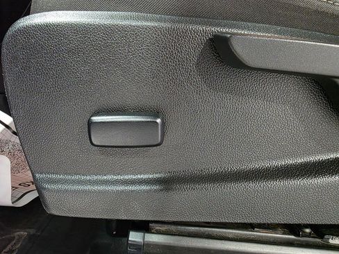 Used 2022 Chevrolet Colorado LT w/ Fleet Safety Package image 21