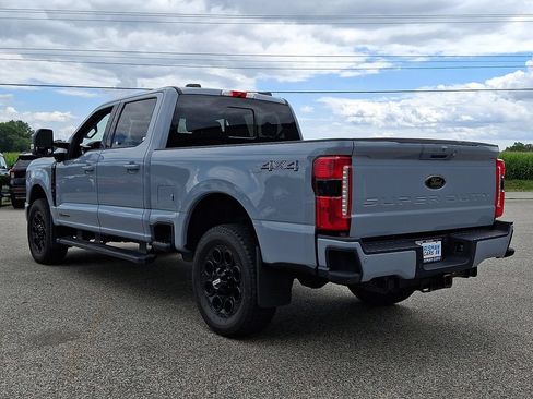 Used 2025 Ford F250 Lariat w/ Black Appearance Package AWD/4WD image 4