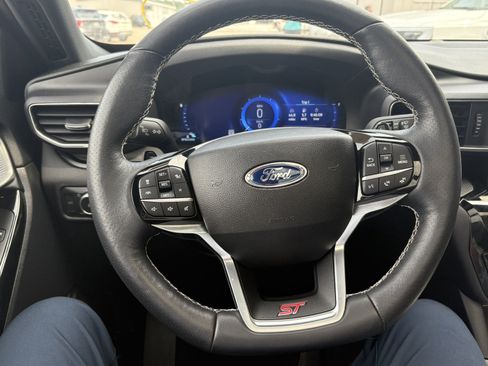 Used 2022 Ford Explorer ST w/ ST Street Pack image 17