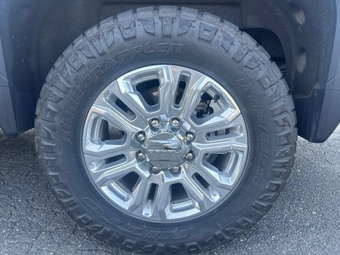 Used 2021 GMC Sierra 2500 Denali w/ Denali Ultimate Package AWD/4WD image 22
