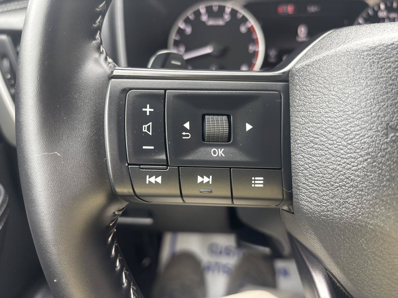 Used 2026 Nissan Rogue SV AWD/4WD image 16