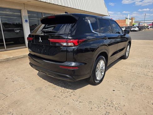 Used 2024 Mitsubishi Outlander ES FWD image 8